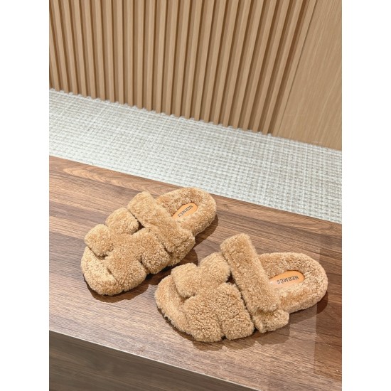  Cake Hair Slippers