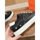 Skateboard shoes