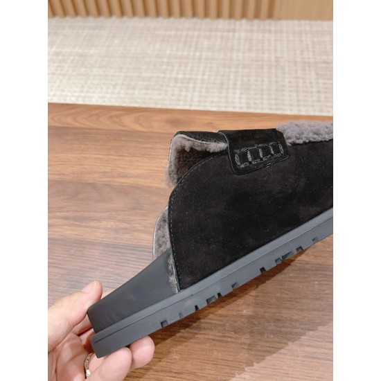 Plush slippers