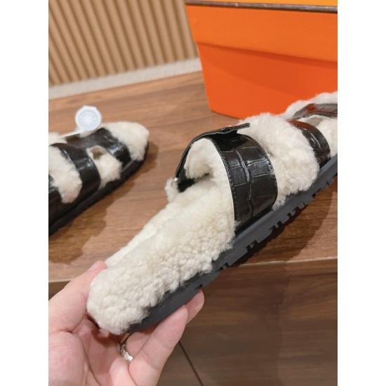  Cake Hair Slippers