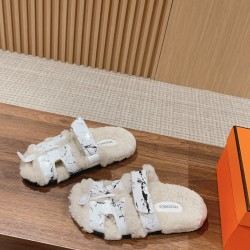  Cake Hair Slippers