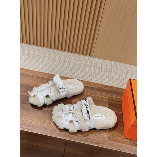  Cake Hair Slippers