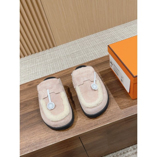 Plush slippers
