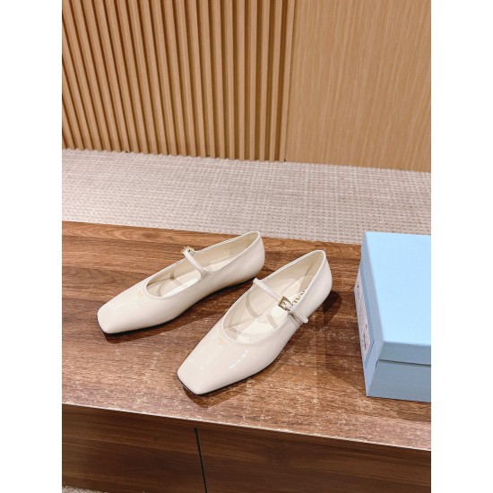 Nude shoes