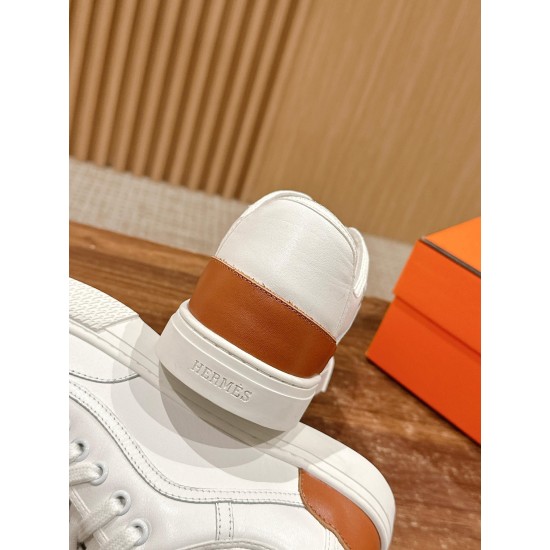 Skateboard shoes