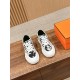 Skateboard shoes