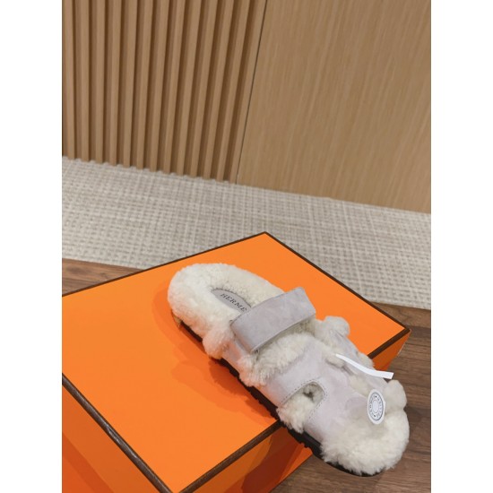  Cake Hair Slippers