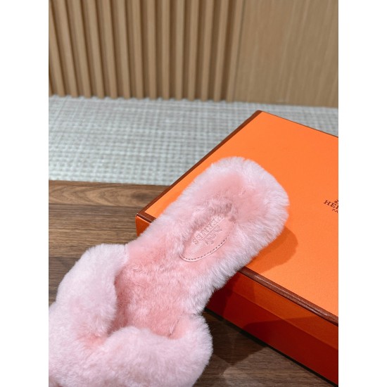 Plush slippers