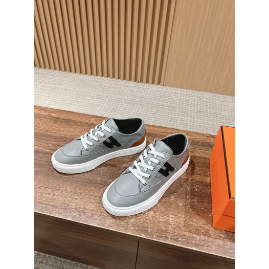 Skateboard shoes