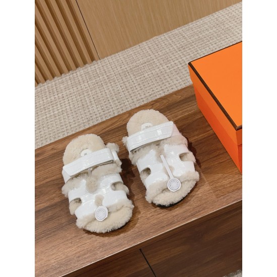  Cake Hair Slippers