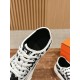 Skateboard shoes