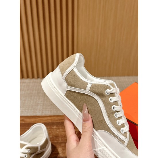 Skateboard shoes