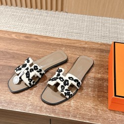 H slippers