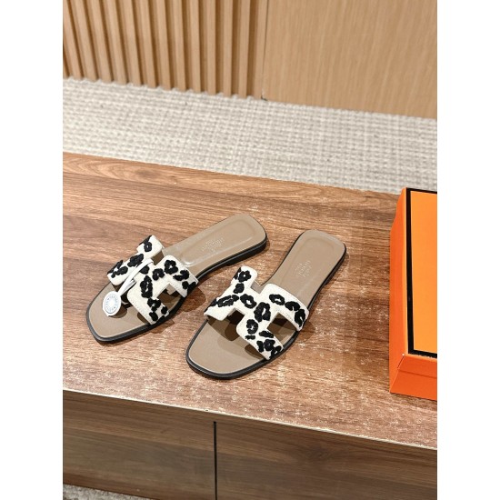 H slippers