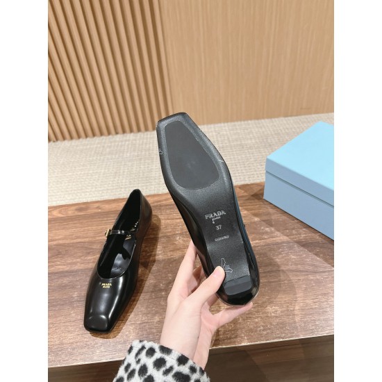 Nude shoes