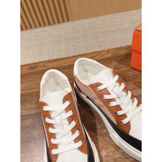 Skateboard shoes
