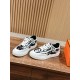 Skateboard shoes