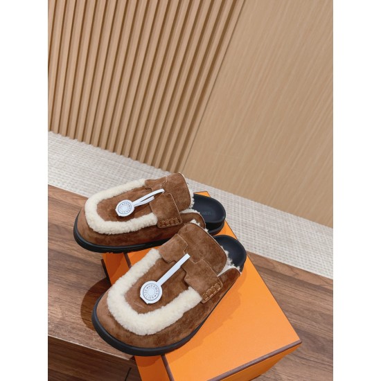 Plush slippers