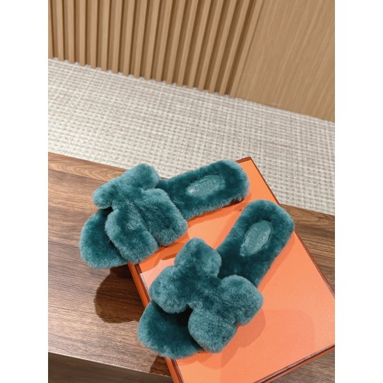 Plush slippers