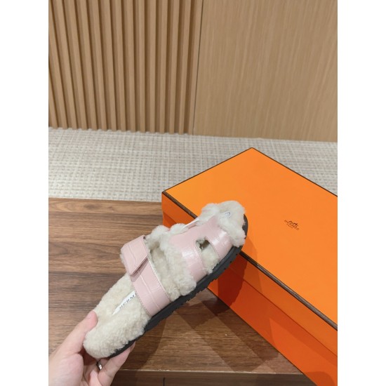  Cake Hair Slippers