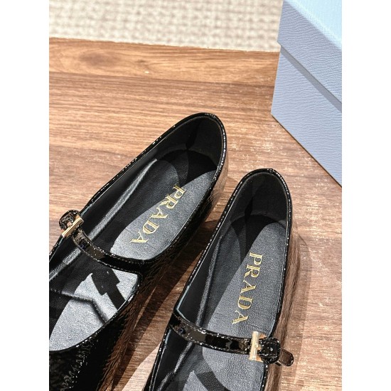 Nude shoes