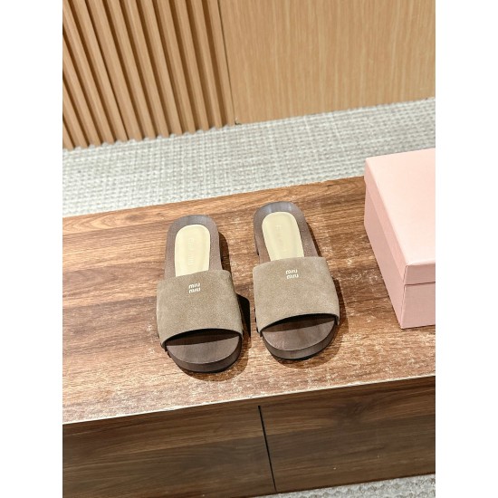 slippers