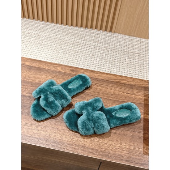 Plush slippers