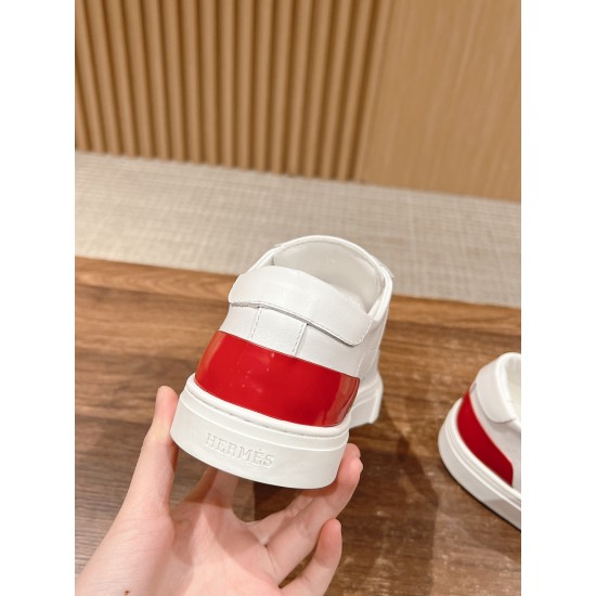 Skateboard shoes