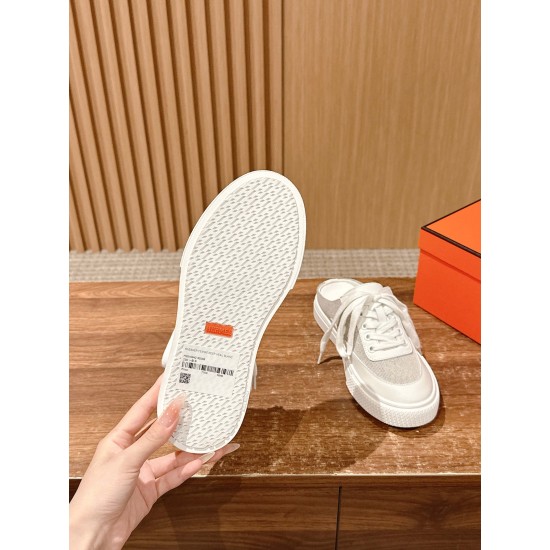H lace up slippers