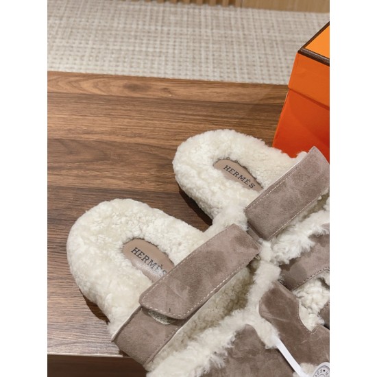  Cake Hair Slippers