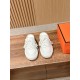 H lace up slippers