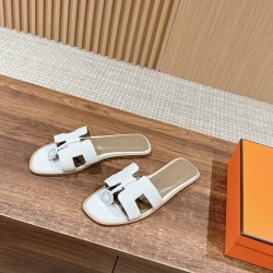 H slippers