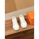 Skateboard shoes