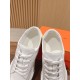 Skateboard shoes