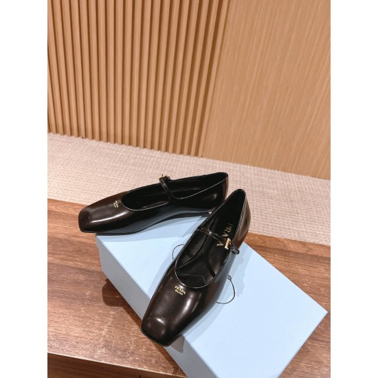 Nude shoes