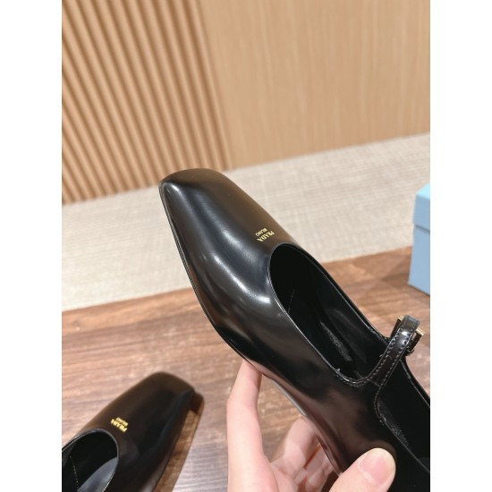 Nude shoes