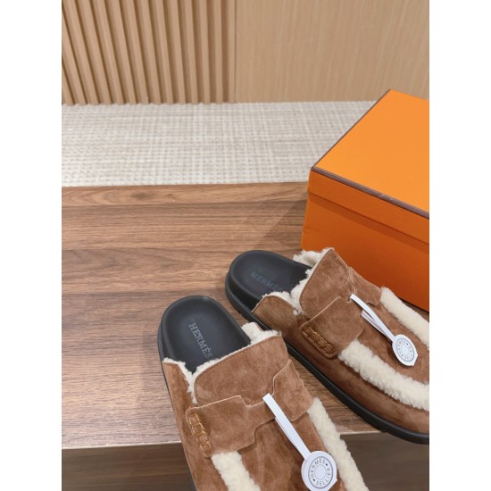 Plush slippers