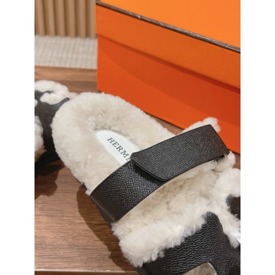  Cake Hair Slippers
