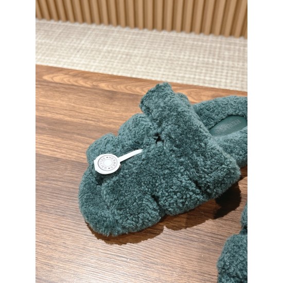  Cake Hair Slippers