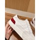 Skateboard shoes