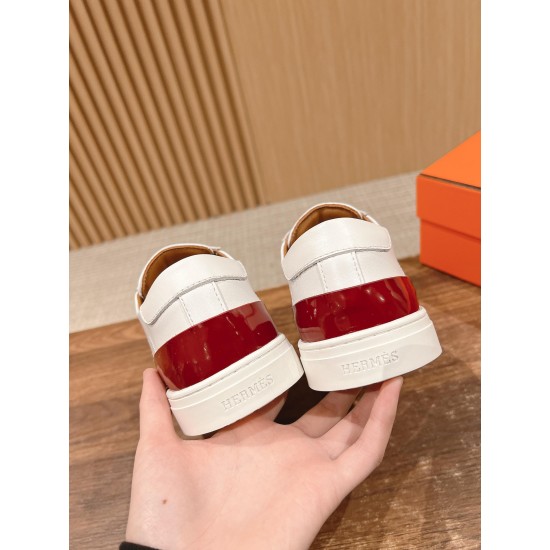 Skateboard shoes