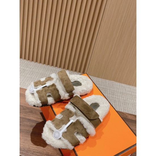  Cake Hair Slippers