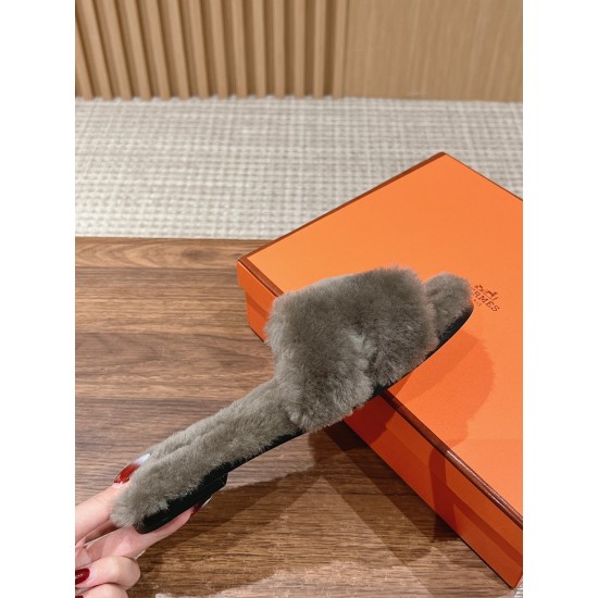 Plush slippers