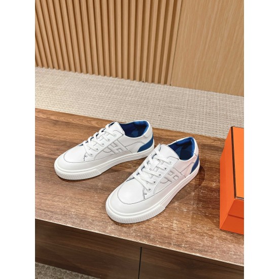 Skateboard shoes