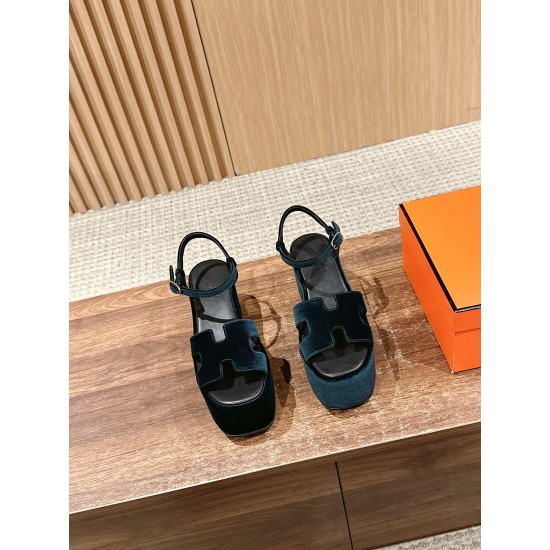 H Sandals