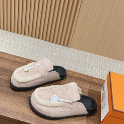 Plush slippers