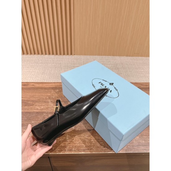 Nude shoes