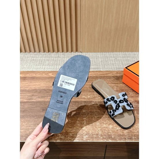 H slippers