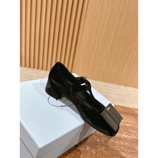 Nude shoes
