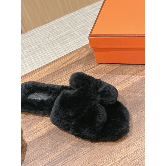 Plush slippers